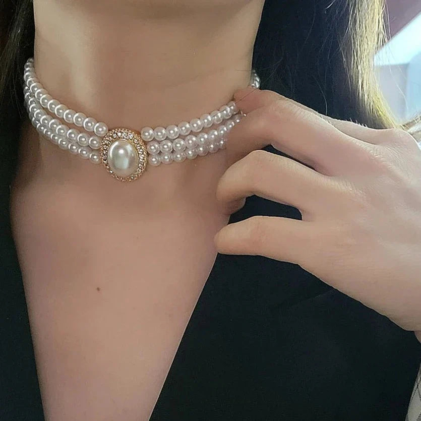 Colar Triplo Pérolas Vintage
