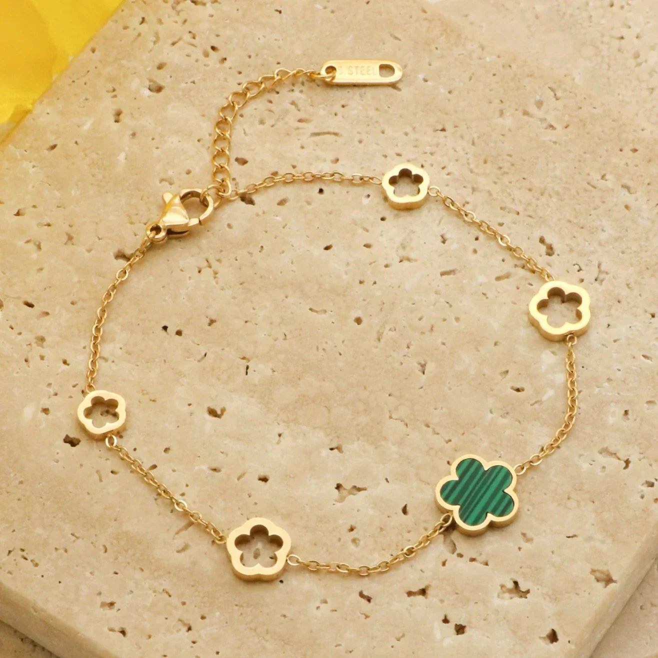 Pulseira Flores Delicadas